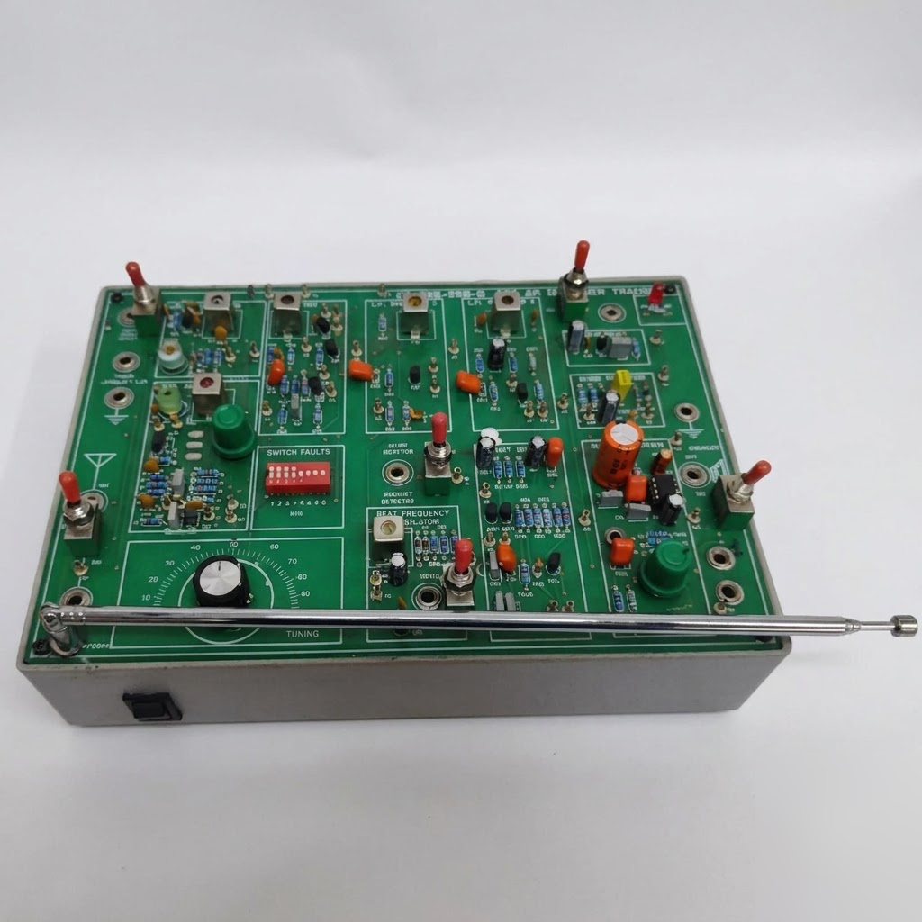 [AJK-COLA-7045] AJKANT DSB SSB Amplitude Modulation Am Transmitter Trainer (Model: AJK-COLA-7045)